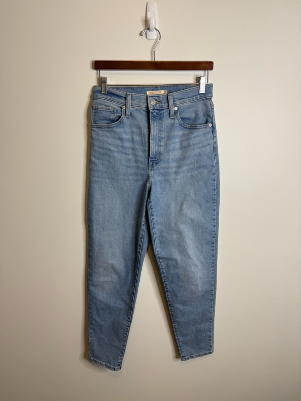 Levi’s High Waisted Mom Jeans size 27